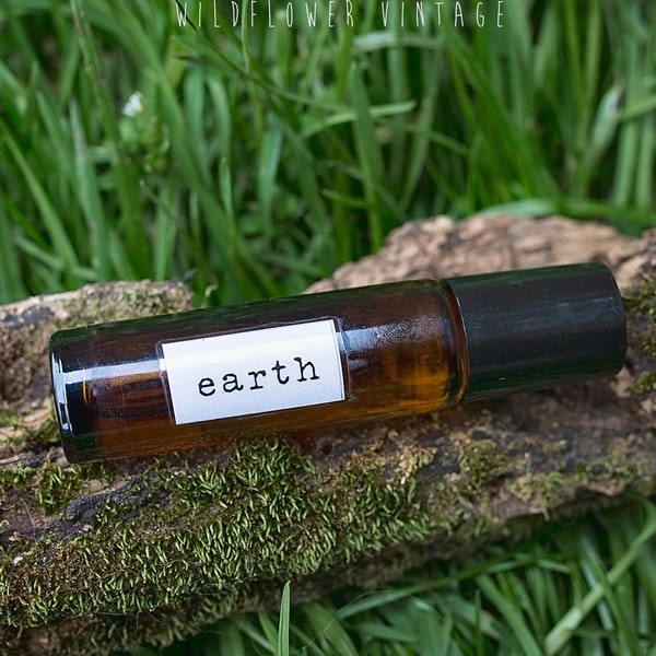 Earth Essential Oil Roll-on Perfume | Festival Boho Bohemian Hippie Vetiver Sandalwood Bergamot Natural Fragrance Unisex Scent