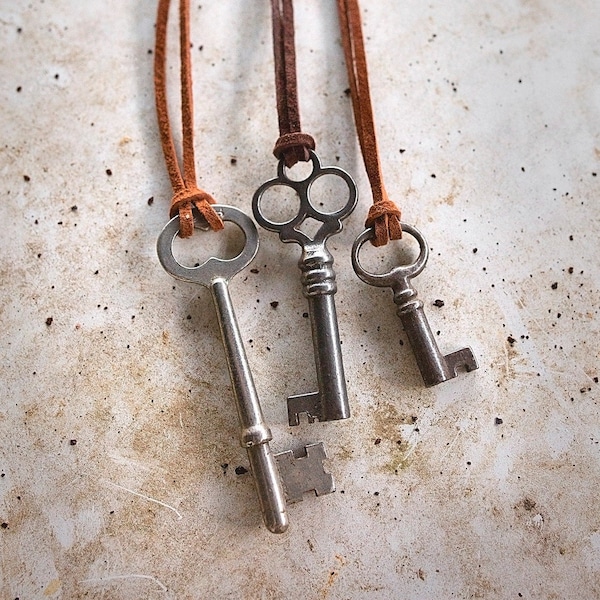 Vintage Skeleton Key Necklace | Authentic Antique Barrel Leather Key Necklace for Men Women