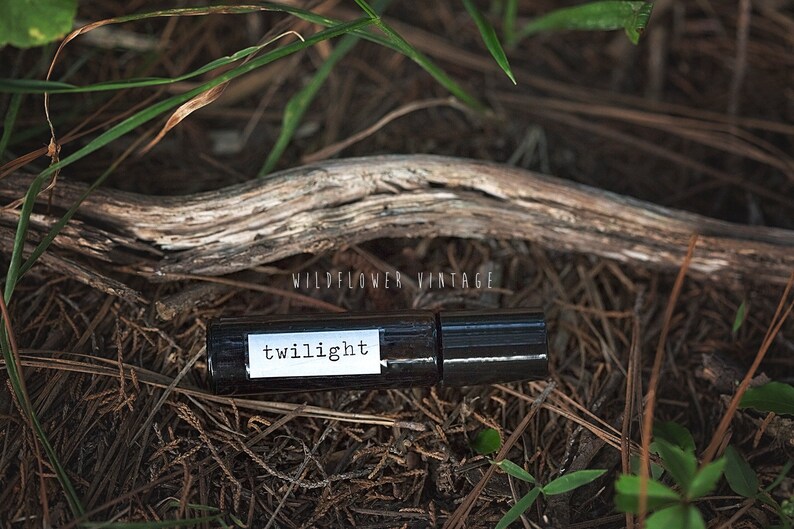 Twilight Essential Oil Roll-on Perfume Patchouli, Vanilla, Sandalwood Unisex Natural Scent Blend Roller Bottle image 3