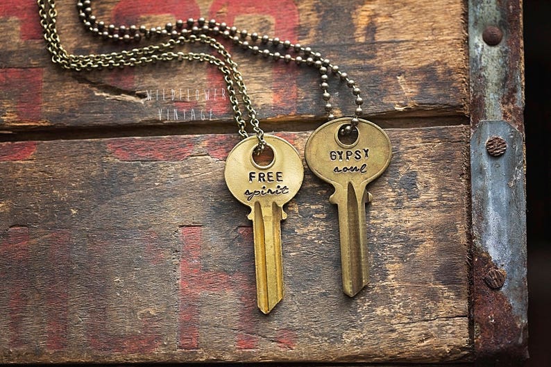 Free Spirit, Gypsy Soul Key Necklace Hand-stamped Repurposed Vintage Boho Bohemian Style Bild 3