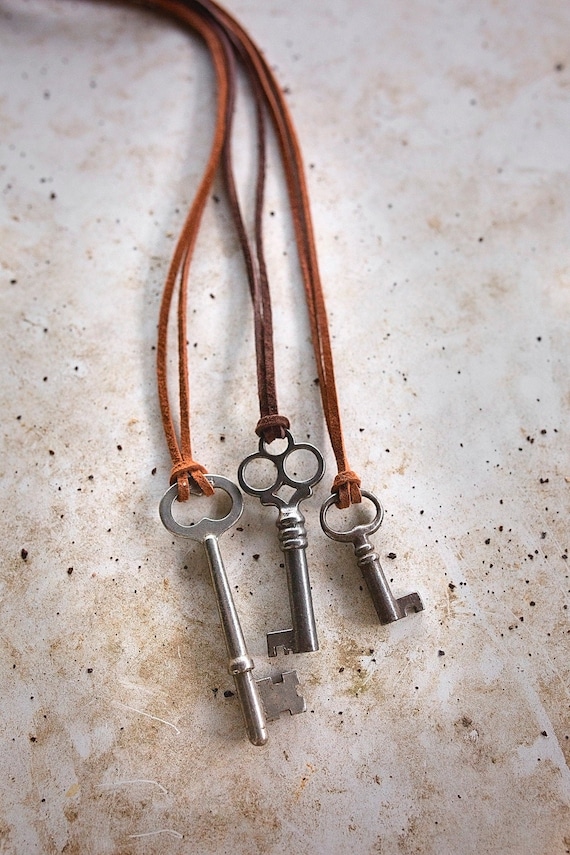 Vintage Skeleton Key Necklace Authentic Antique Barrel Leather Key Necklace  for Men Women -  Ireland