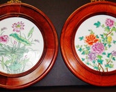 Pair of vintage Chinese rosewood round frames inserted hand painted famille rose lotus porcelain粉彩花卉掛屏