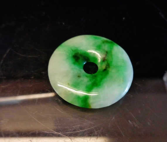 1800s Qing Dynasty Chinese imperial green jadeite… - image 1