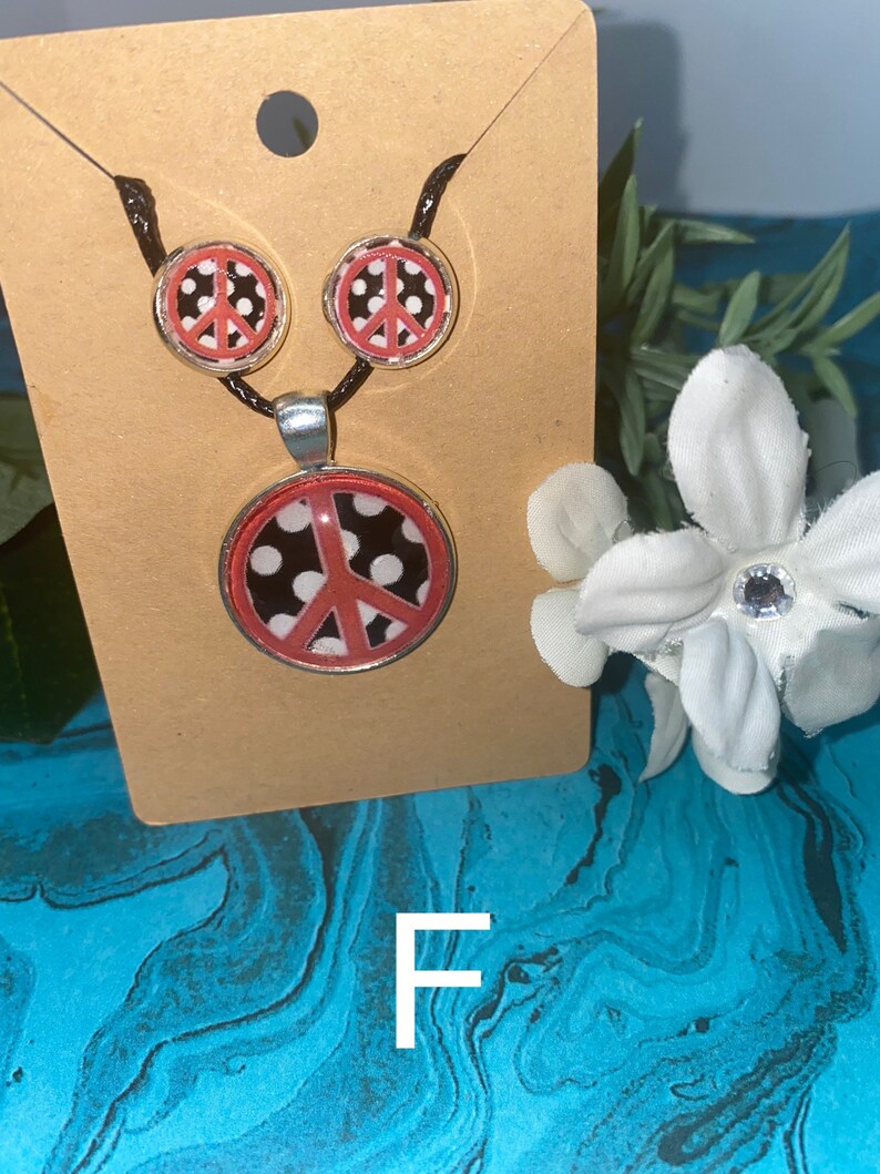 Black Wax Chain Rainbow American Necklace Earrings Hippie Peace Tie Dye Tie Die Glass Cabochon Peace Sign Necklace and Earring Set