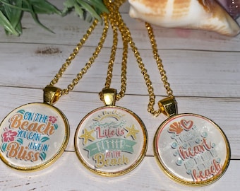Colliers côtiers, pendentif, collier avec la chaîne, plage, mode de plage, citations de plage, sable, coquilles, vie de mer, vie de sel, océan, meilleur à la plage