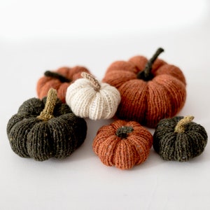 Knitted pumpkin - fall - newbornprops deco