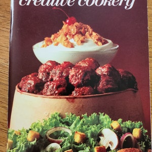 Kelloggs Company Creative Recipes: Main Dishes, Breads, Desserts, Cookies, Confections See Photo Index by Kay Kellog