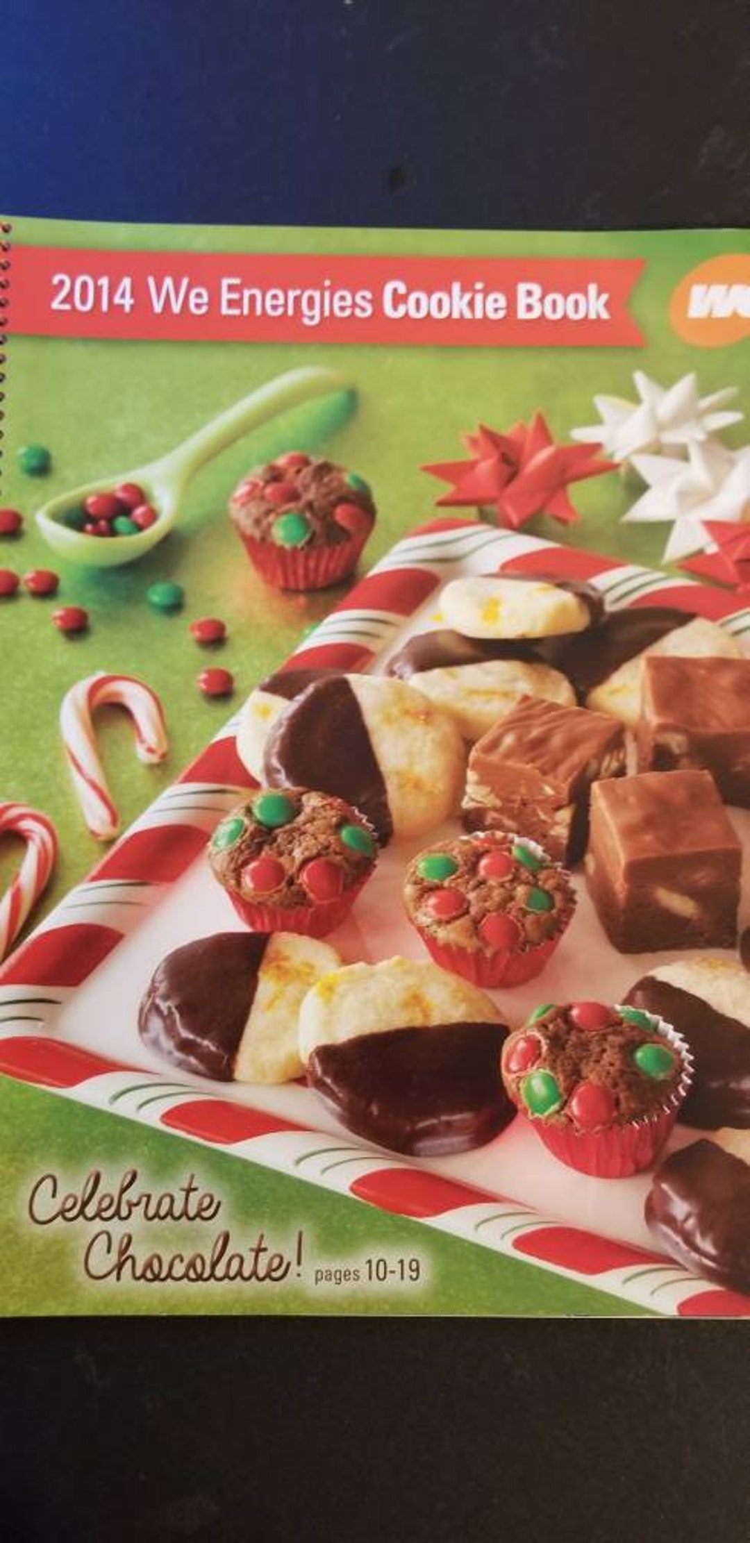 WE Wisconsin Energies 2014 Annual Christmas Cookie Book: Celebrate ...
