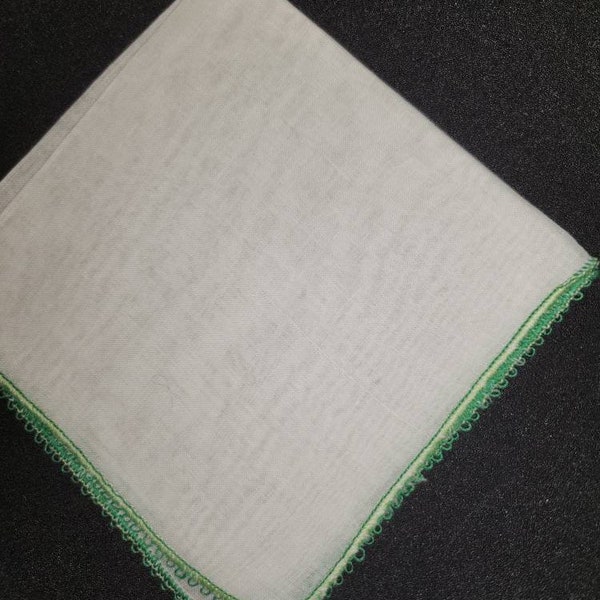 Simple Hankie with Green Border 10 Inches