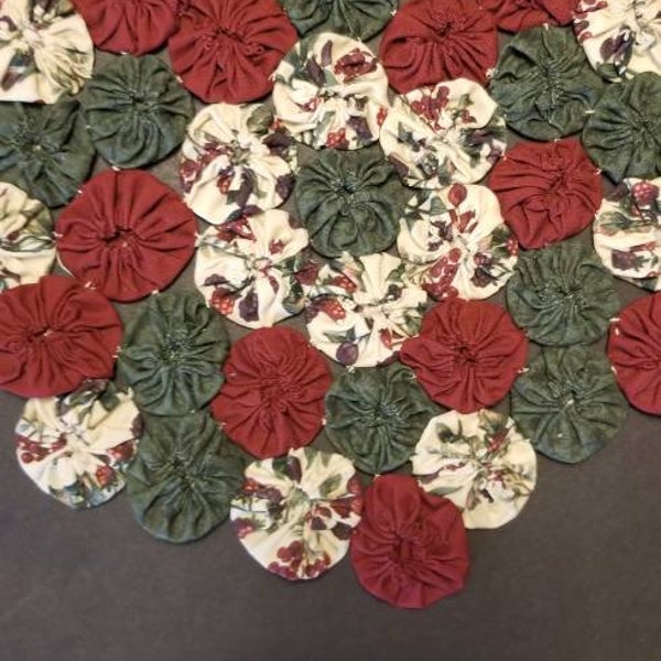 Yo Yo Pattern Handmade Doilies Maroon and Forest Green Colors 10 Inches