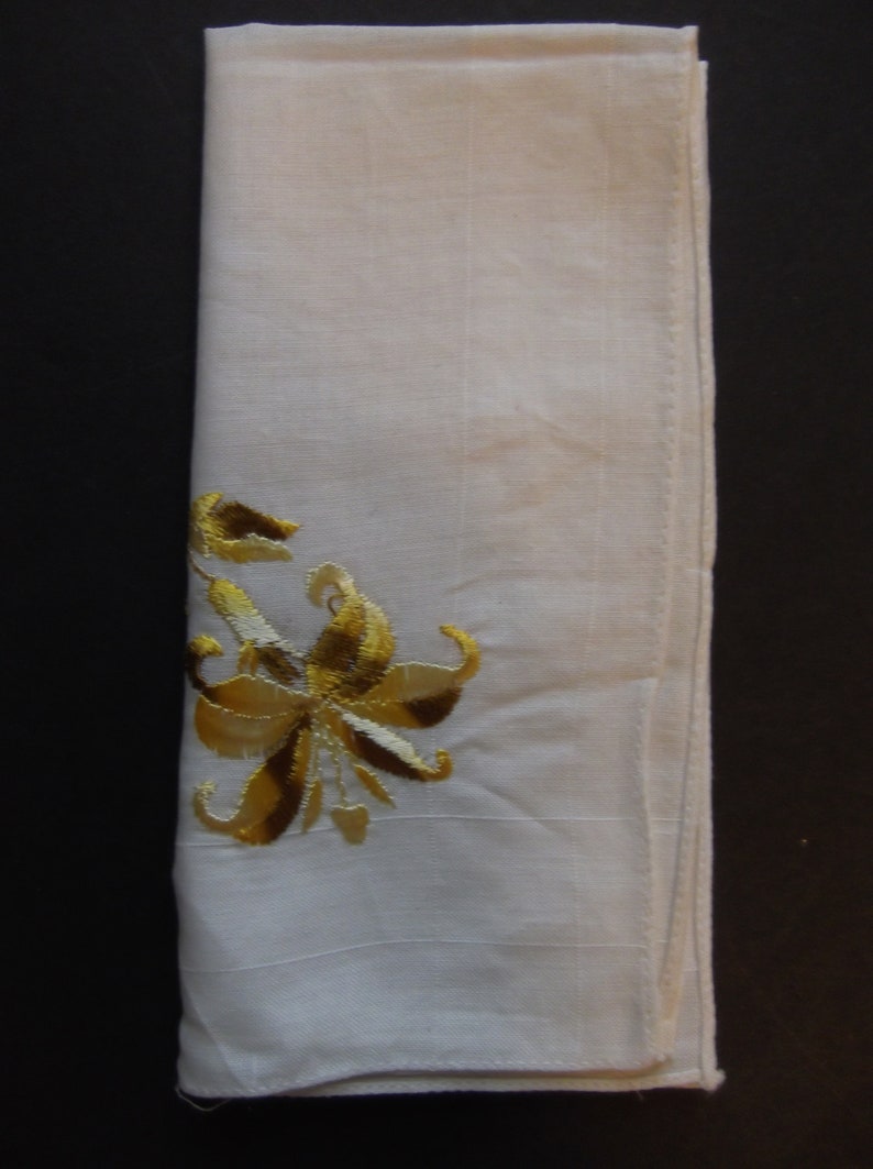 Pretty Gold Floral Machine Embroidered Hankie Retro Estate Sale 1950/'s