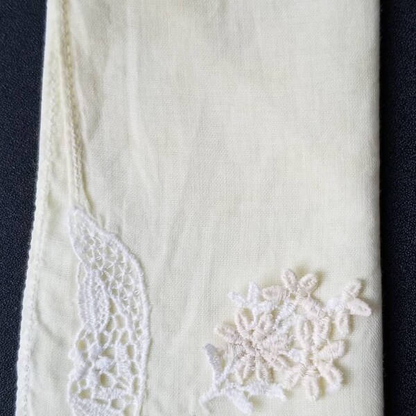 Light Yellow Lace Edge Hankie Flower Applique 10 Inch