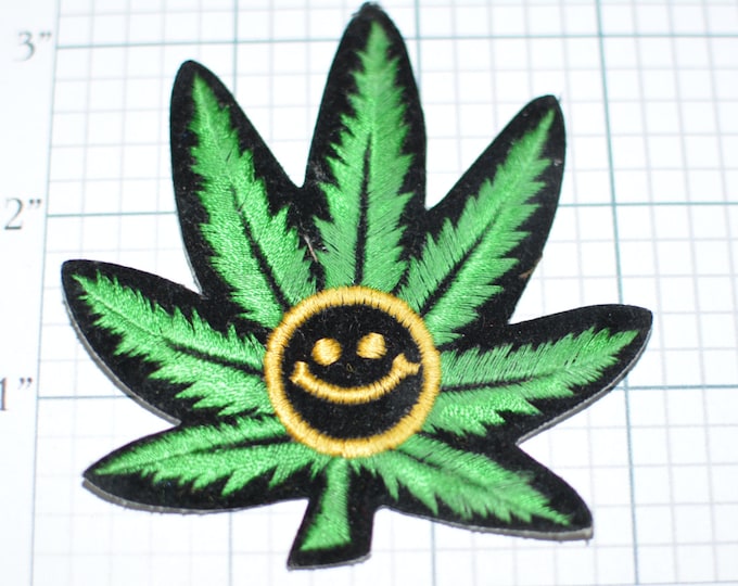 Marijuana Leaf Iron-on Vintage Patch - 1970s Hippie Cute Have a Nice Day Mellow Chill Retro Boho Fashion Jacket Patch e6