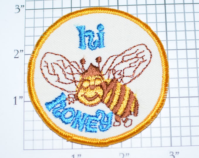 Hi Honey Bee Funny Vintage Sew-On Embroidered Patch Fun Cool Summer Clothing Patch Accessory Shirt Patch Beekeeper Gift Jacket Patch e19q