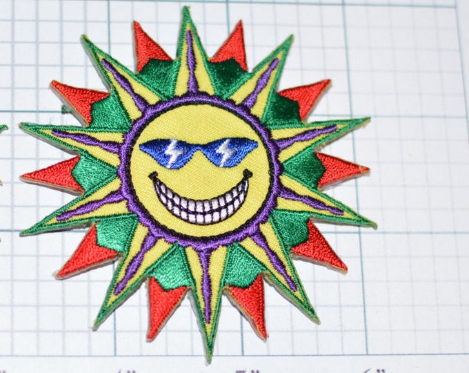 Smiling Sun Vintage Iron-On Vintage Patch Jacket Patch Vest Patch Backpack Patch Hat Patch Fun Cute Embroidered Dress Patch Summer s12