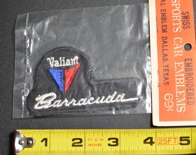 1960's Dal-Emblem Licensed Vintage Plymouth Valiant Barracuda Swiss Embroidered Patch Sew-on Applique Sports Car Emblems Automobilia t1