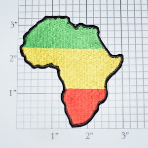 Parche bordado para planchar con el mapa del continente africano en colores de la bandera: verde, amarillo y rojo. Orgullo africano para camisa, chaqueta, mochila y chaleco.