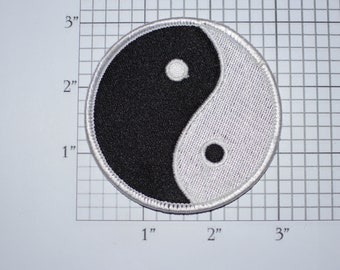 Yin and Yang Patch Iron-on Vintage Embroidered Clothing Patch Taijitu Taoism Hinduism Duality Yoga Balance Symmetry Asian Harmony Zen Hippie
