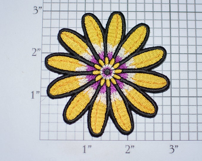 Flower Iron-on Embroidered Clothing Patch, Beautiful and Well-Made for Jeans Jacket Backpack Vest Cute DIY Fashion Accent Craft Gift Idea