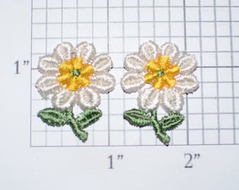 Pair of Flowers Sew-on Patch Appliqués (2 piece lot) Yellow & White Cute Adorable Perfect for Dolls Cards DIY Fashion Embellishment Crafting