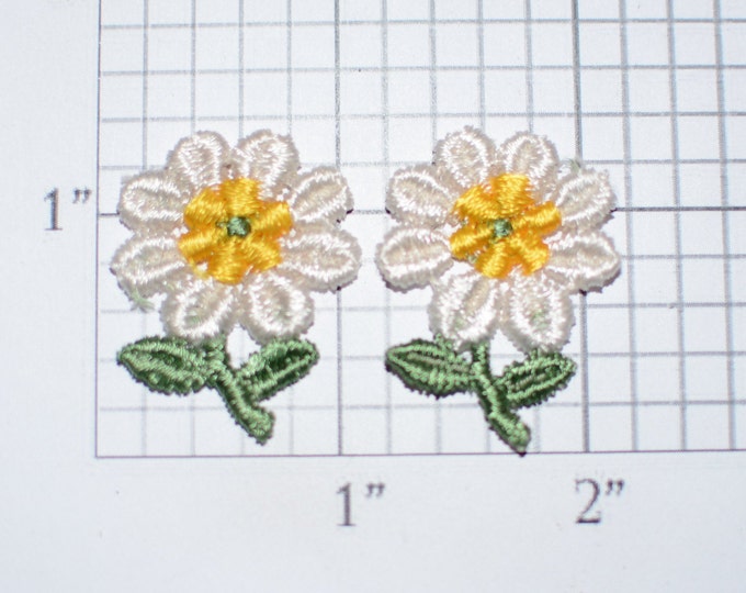 Pair of Flowers Sew-on Patch Appliqués (2 piece lot) Yellow & White Cute Adorable Perfect for Dolls Cards DIY Fashion Embellishment Crafting