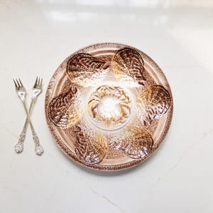 French Vintage Barbotine Oyster Plates, Set of 6, Ateliers d&#39;art du Revernay, France, Circa 1960s, French Oyster Plate