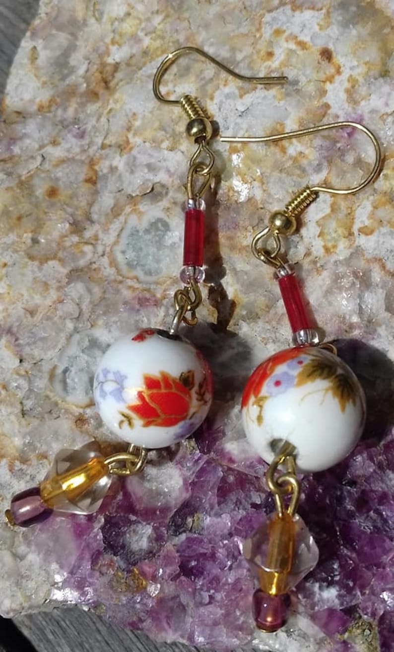 Romantic Affordable Charm Summery Dangly Earrings Pretty red Flowers
