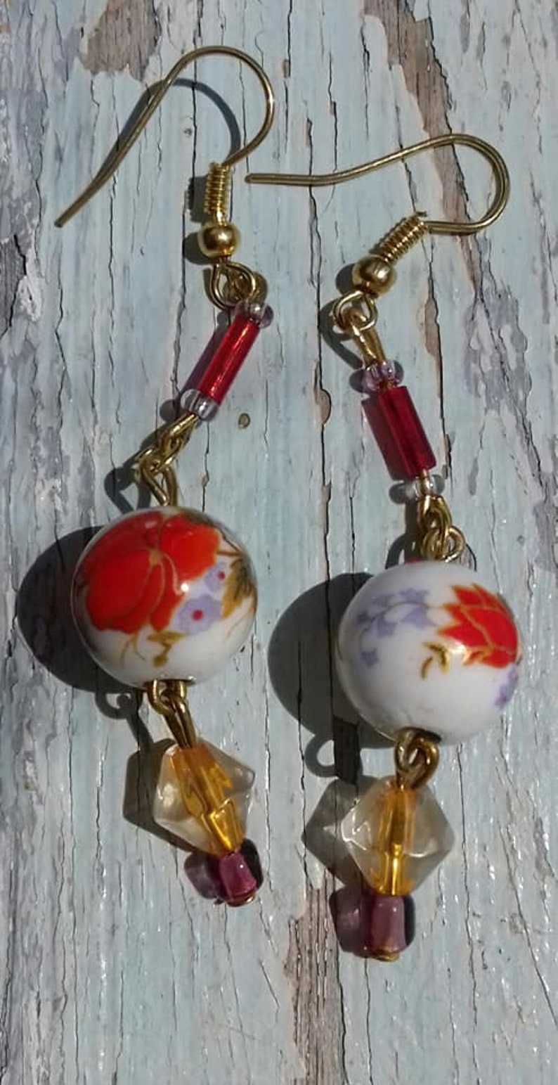 Romantic Affordable Charm Summery Dangly Earrings Pretty red Flowers