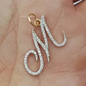 Ciondolo con iniziale in diamanti, ciondolo con lettera dell'alfabeto in oro 14 carati, ciondolo monogramma con pavé di diamanti