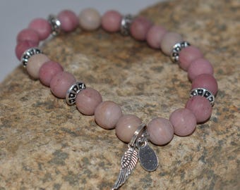 Pulsera de cuentas de rodonita: dije de ala de ángel, joyería rosa hecha a mano