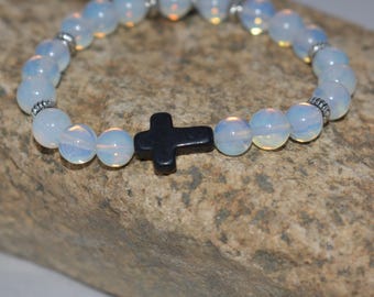 Pulsera de cruz de piedra lunar: joyería cristiana con cuentas