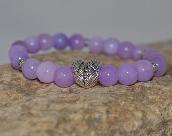 Pulsera con dije de corazón de amatista y alas de ángel: piedra natal de febrero