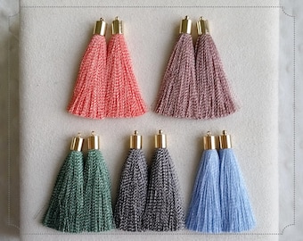 2 pcs - 2.4" Art Silk Tassel avec casquette en laiton, CHEVRON thème Tassel Fournitures pour bijoux, sac de charme ET0015