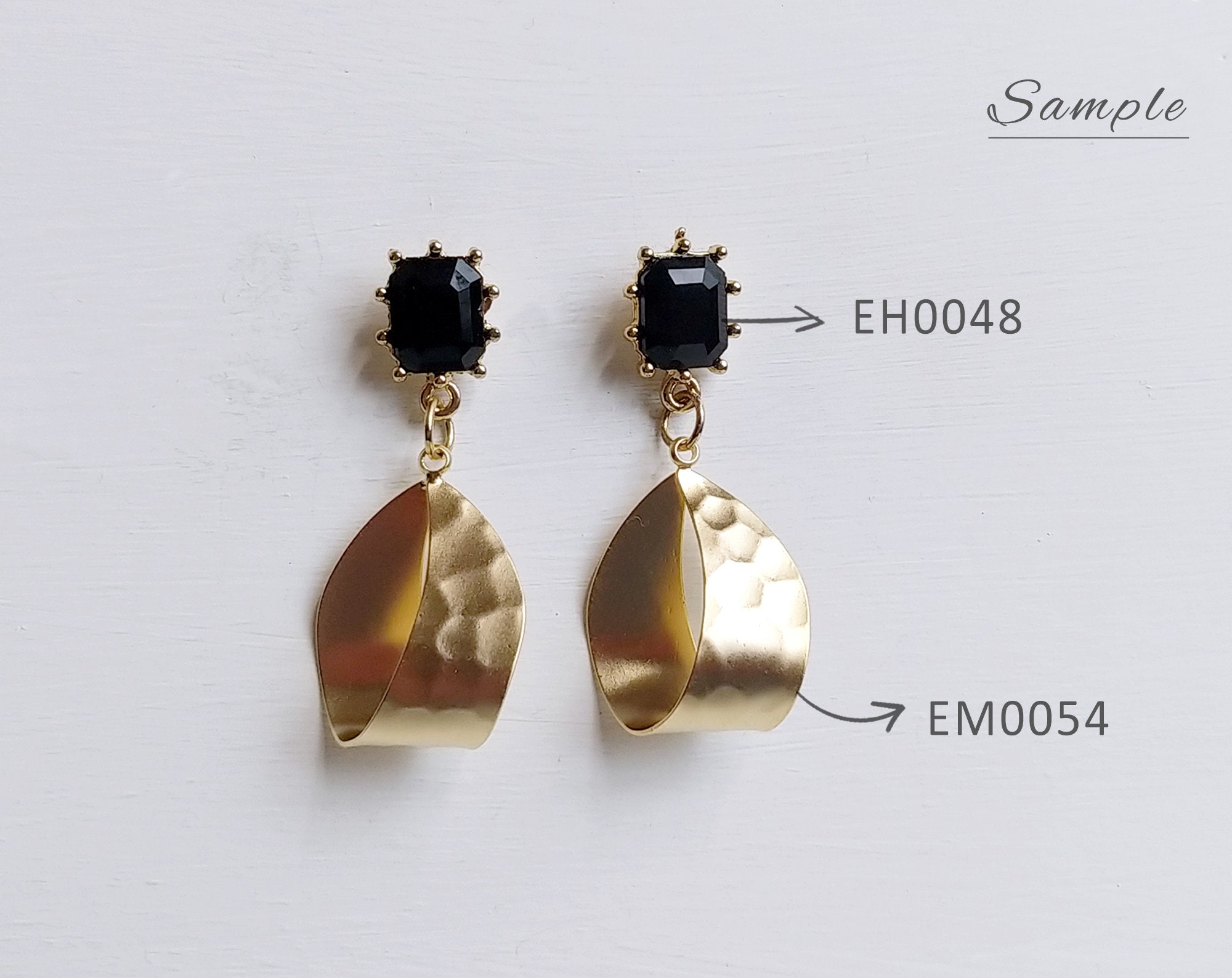 2 PCS 13x11mm Gold Plated Brass, Square Cubic Zirconia Stud 2 PCS 13x11mm Gold Plated Brass, Square Cubic Zirconia Stud