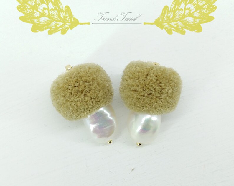 brown Acorn Pom Pom with Freshwater Pearl cotton ball supply for girl earrings necklace charm 2 PCS