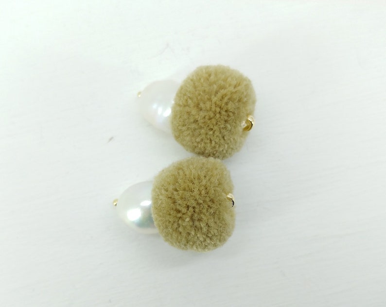 brown Acorn Pom Pom with Freshwater Pearl cotton ball supply for girl earrings necklace charm 2 PCS