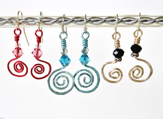 Wire swirl earrings, hammered wire earrings, colorful wire earrings, curlycue earrings, gift for her,wire gift earrings,treble clef earrings