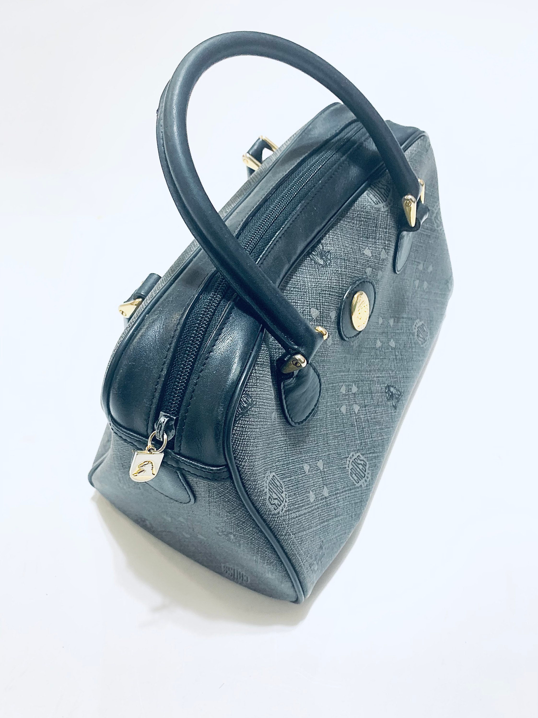 【美品】MARK CROSS 1845 ハンドバッグ ブラック Vintage Mark Cross Logo Print Handbag: Grey Vinyl & Black Leather