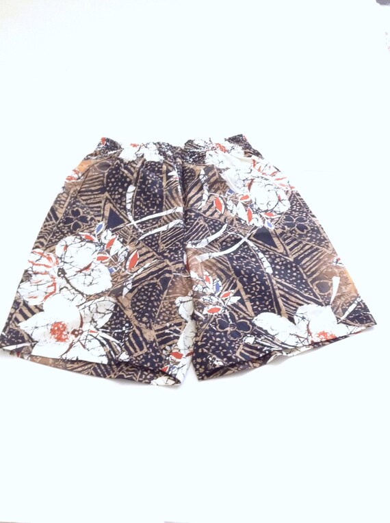 90's printed shorts with two side pockets. Made i… - image 2
