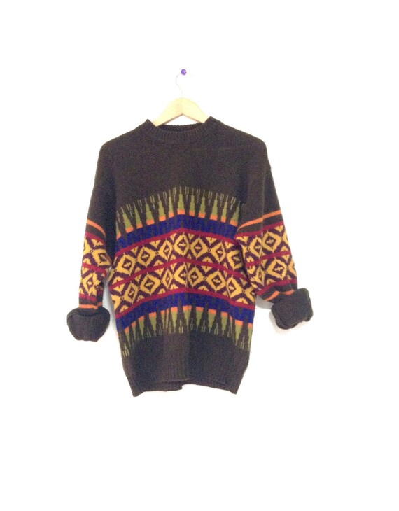 United colors of Benetton sweater. Shetland wool, warm brown, printed sweater. Made in Italy. United colors of Benetton sweater. Shetland wool, warm brown, printed sweater. Made in Italy.
