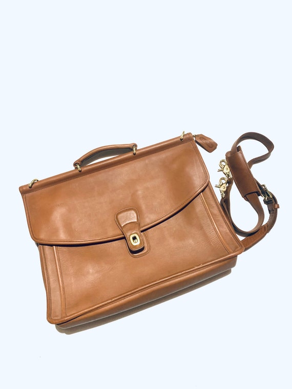 Coach messenger bag. Vintage Large, caramel brown