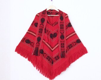 Vintage poncho. Red oversized printed poncho with fringe