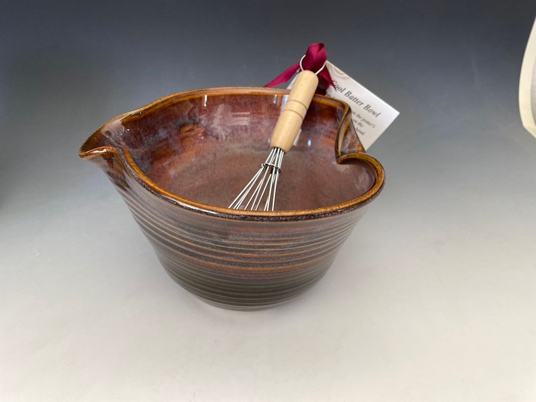 Handmade Pottery Ergonomic Mixing Bowl. Southwest Pancake or Egg Bowl