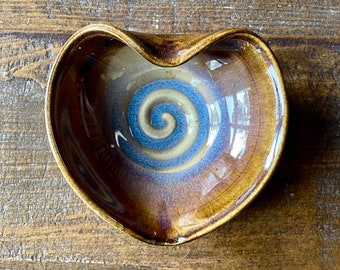 Pottery purple heart bowl. Co-worker jewelry dish. 4-  inch candy dish. Southwest ceramic dish. Gifts under 30.