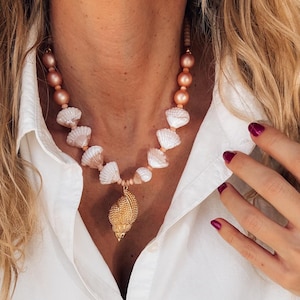 Gold Shell Statement Necklace, Scallop shell Jewelry, Pink Beach Necklace Ocean Inspired Gift,summer necklace, her birthday gift