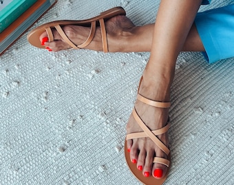 Naturbraune Ledersandalen, griechische Gladiator Sandalen, Sommerschuhe, Geschenk für sie, hergestellt aus 100% echtem Leder.