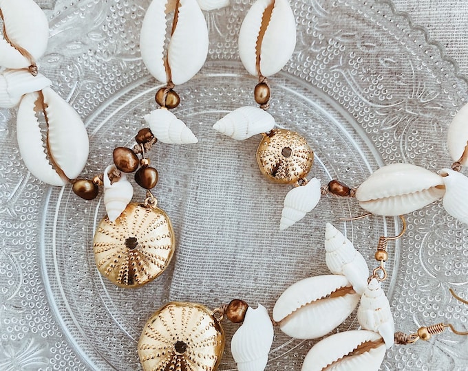 Shell and Sea Urchin necklace, earrings and bracelet; Sea shell jewelry set