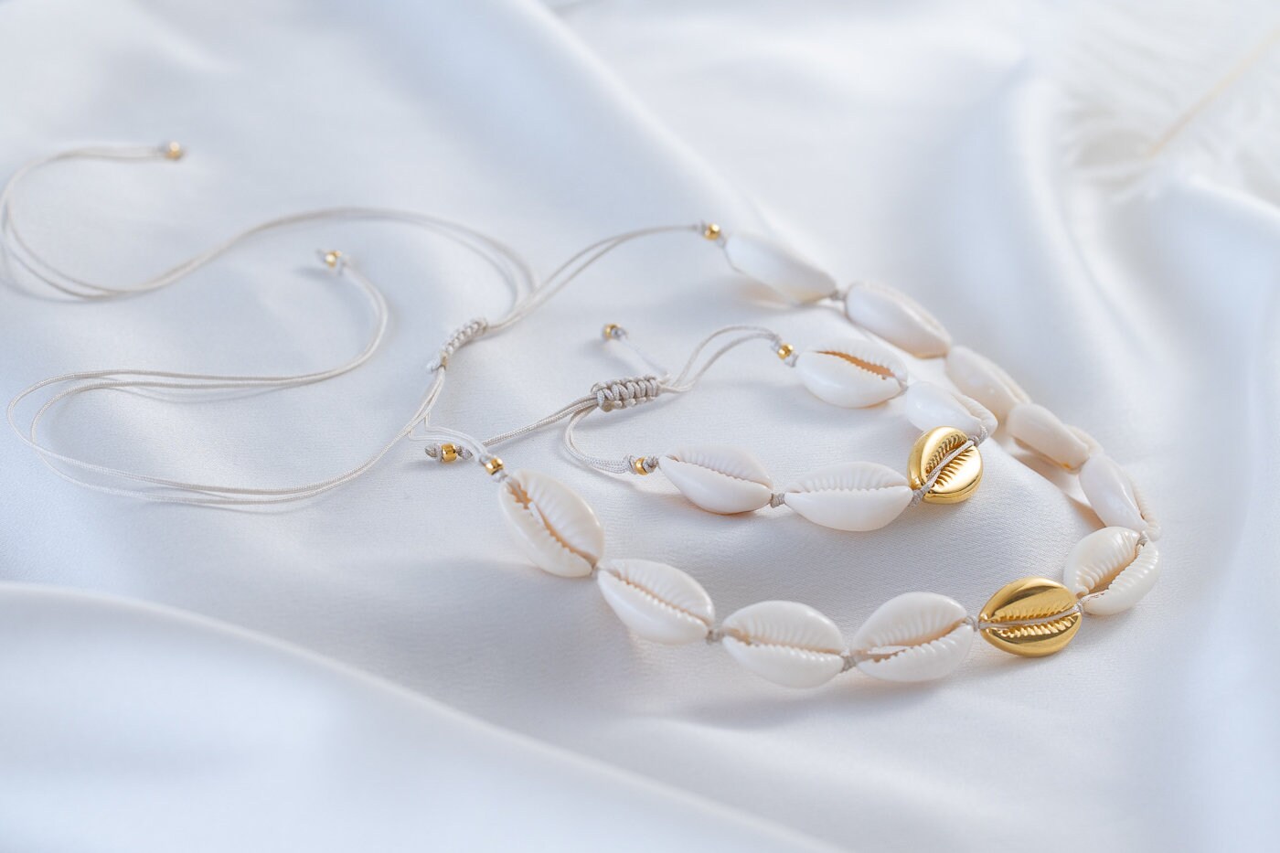 White Cowrie Shell Choker Necklace , Gold,black,or Silver White Cowrie Shell Choker Necklace , Gold,black,or Silver