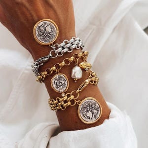 Ancient Echo Armband – Blandade metallmynt och metallpärlor | Presentidé till henne | Vi skickar med fraktavgifter till USA