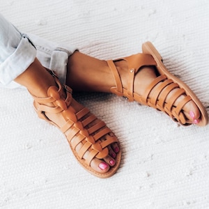 Gladiator Beige Sandalen, griechische Sandalen Frauen, natürliche Tan Ledersandalen, Sommer Sandalen, Geschenk für sie